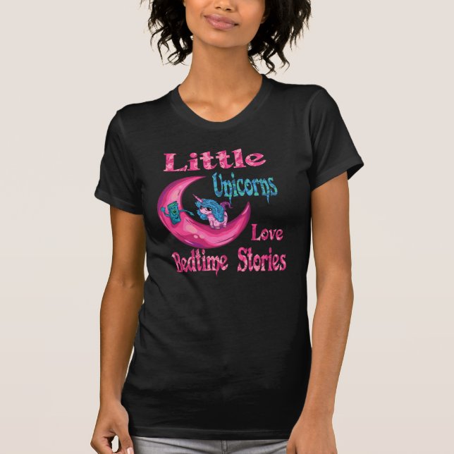 Little Unicorns Kärlek Bedtime Stories Färg Tee (Framsida)