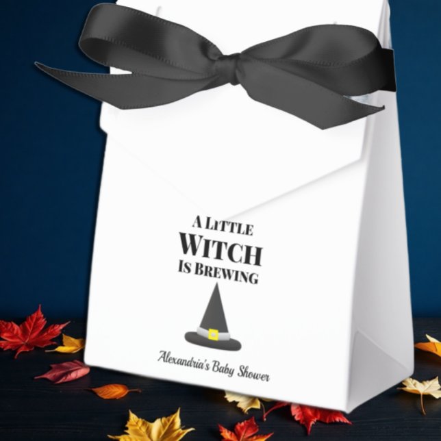 Little Witch är Brewing Halloween Gravid Presentaskar (Skapare uppladdad)