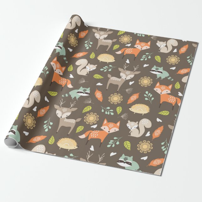 Little Woodland Animals on Brown Background Presentpapper (Utrullad)