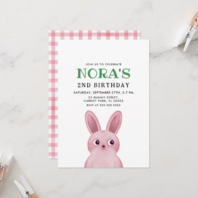 Litttle-flickans födelsedagsfest med rosa bunny inbjudningar (Fram/Back In Situ)