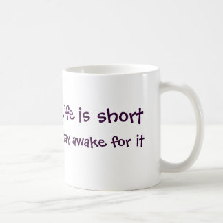 Liv är den kort muggen kaffemugg