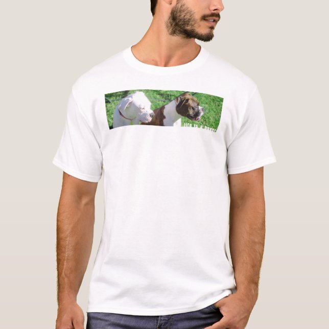 Liv är en Boxer. Tee Shirt (Framsida)