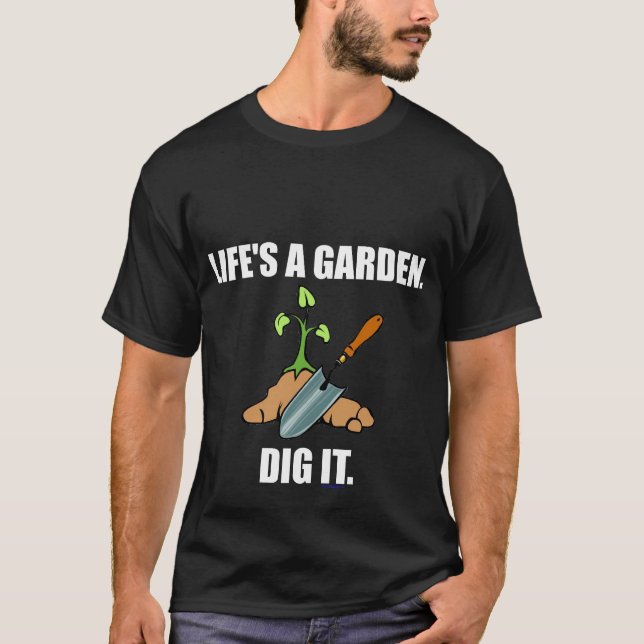 LIV ÄR EN TRÄDGÅRDS- MÖRK UTSLAGSPLATS T SHIRT (Framsida)