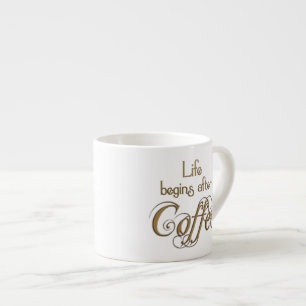 Liv börjar efter kaffe espressomugg