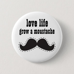 Liv som älskar moustachen, KNÄPPAS Knapp