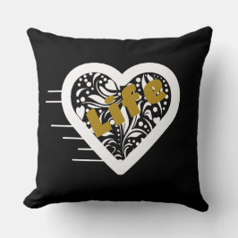 Livcitat Svart Kuddvar by Poet Adiela Akoo Kudde