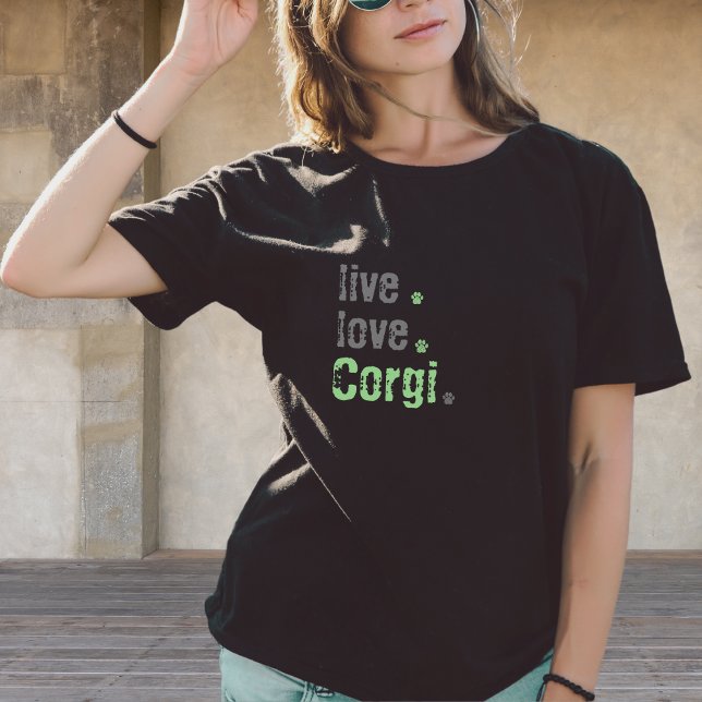 Live Kärlek Corgi Trendig T-Shirt (Corgi mom's are looking stylish in this casual black Tshirt.. Live.love.Corgi can be customized)