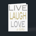 "Live Laugh Kärlek a latke" Glitzy Card Helgkort<br><div class="desc">Hanukkah "Live, Laugh, Kärlek a Latke"-hälsningskort för Guld/Silver med vitt kuvert. Anpassa genom att ta bort "Lycklig Chanukah" och lägga till en egen ordalydelse genom att välja ditt favoritteckensnitt stil, färg och storlekt. Tack för att du stannade och shoppade förbi. Mycket uppskattat!!!! Lycklig Hanukkah/Chanukah! Dimensioner: 5 tum x 7 tum...</div>