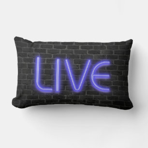 LIVE text in neon ljus on brick Lumbarkudde