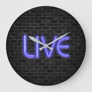 LIVE text in neon ljus on brick Stor Klocka