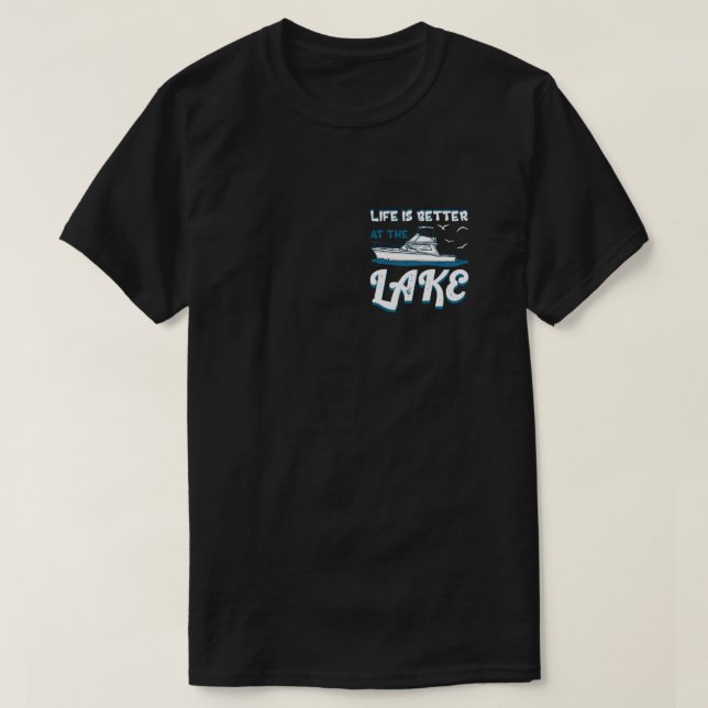 Livet är bättre i Sjö - Pontoon Boat Gift T Shirt (Design framsida)