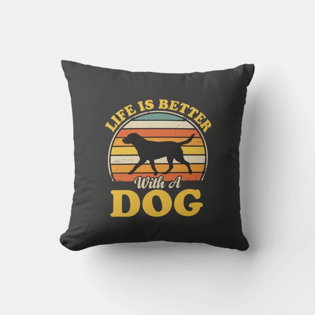 Livet Är Bättre Med En Hund Retro Kudde (Framsida)