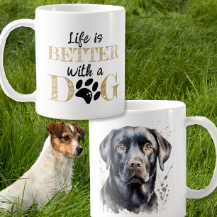 Livet är bättre med en hund svart Labrador-gåva Kaffemugg