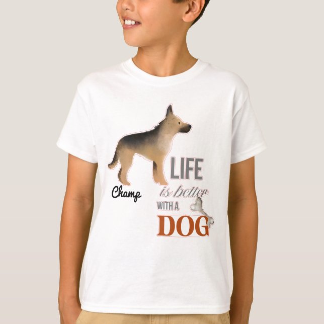"Livet är bättre med en Hund" T Shirt (Framsida)
