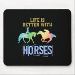 Livet är bättre med hästdjurshöns som rider Gif Musmatta<br><div class="desc">Livet är bättre med hästar från djurhästar från Riding Gift Horse</div>