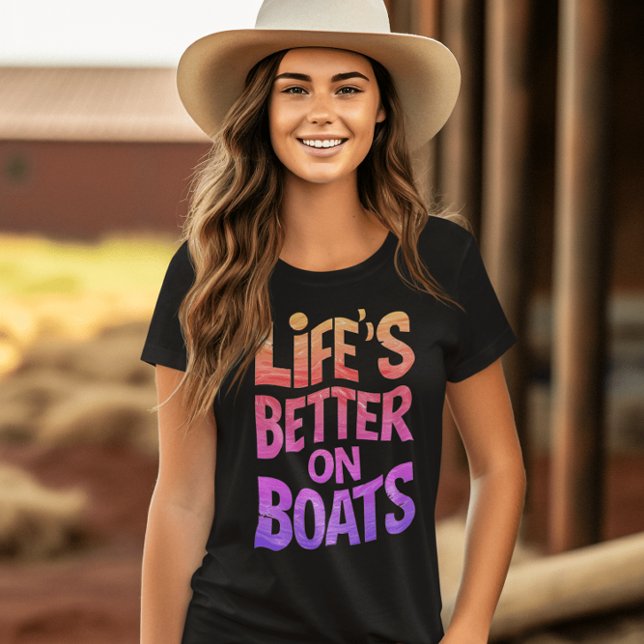 Livet är bättre på Boats Rainbow T Shirt (Skapare uppladdad)