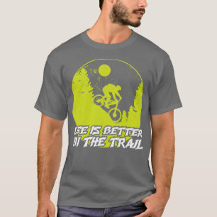 Livet är bättre på en bana t shirt