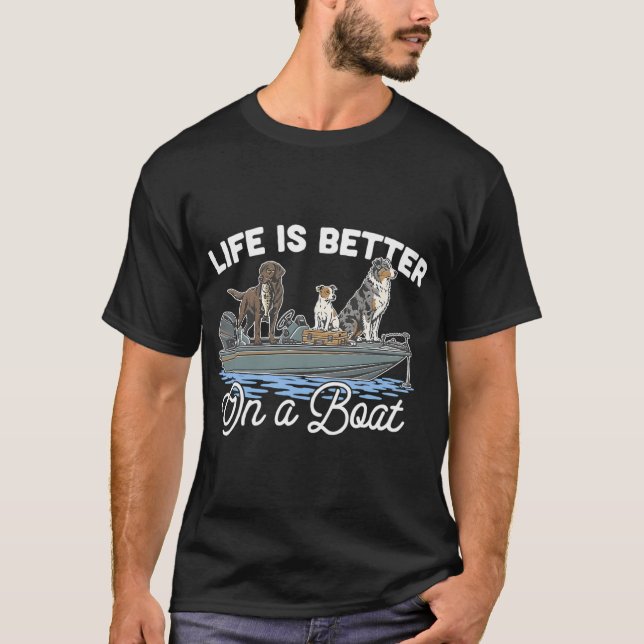 Livet är bättre på en båt t shirt (Framsida)