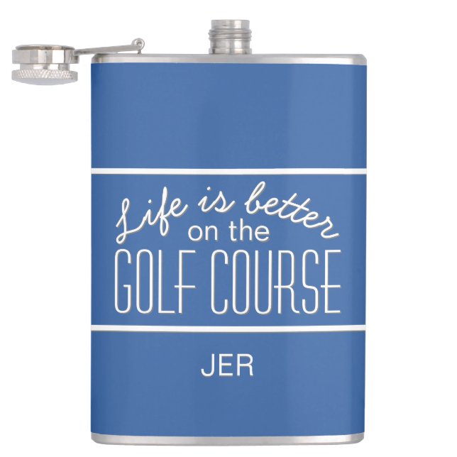 Livet är bättre på golfbanans citatmonogrammerad fickplunta (Öppnad)