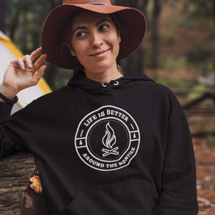 Livet är bättre runt Bonfire Hoodie T Shirt