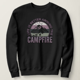 Livet är bättre runt Campfire Camping-presentation T Shirt
