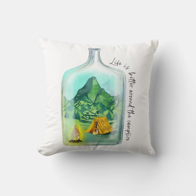 Livet är bättre runt Campfire Kudde (Framsida)