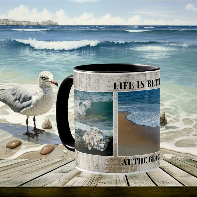 Livet är bättre vid Beach Photo Collage Mugg (A photo collage mug with your own photos on a weathered wood design. Perfect for a beach house)