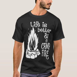 Livet är bättre vid en lägereld pojke t shirt