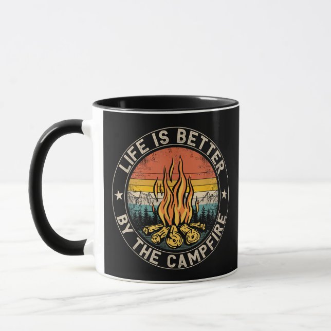 Livet är bättre vid lägerelden Camping Lägereld Mugg (Vänster)
