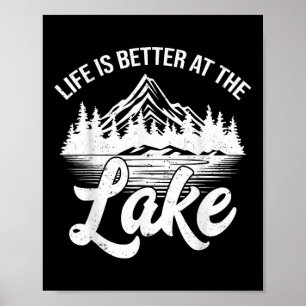 Livet är Bättre Vid Sjön Rolig Fiskebåt Utanför Poster