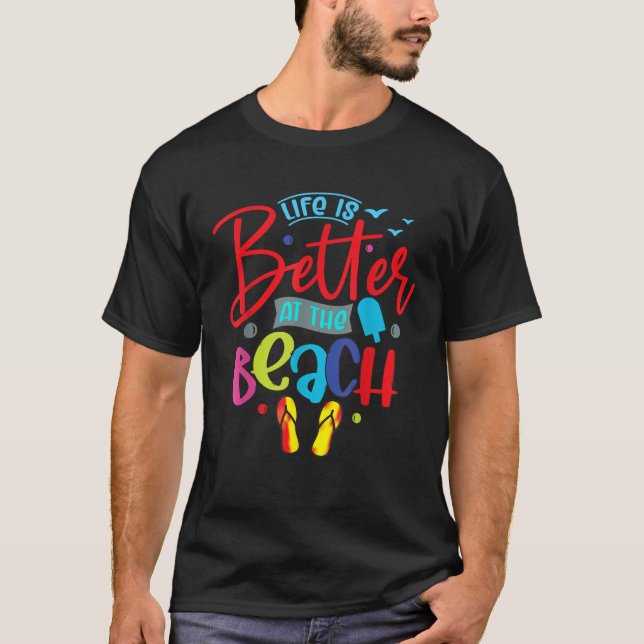 Livet är bättre vid sommaruppehållet i Beach T Shirt (Framsida)