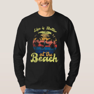 Livet är bättre vid strandskärlet t shirt