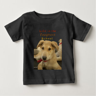 "Livet är den tuffaste Hund i skolan" Tee Shirt