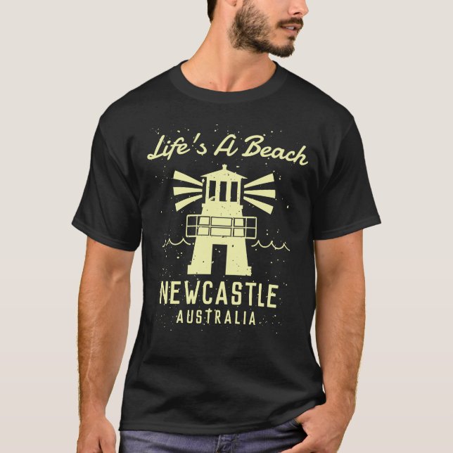 Livet är en Gult Turist i Beach Newcastle Australi T Shirt (Framsida)