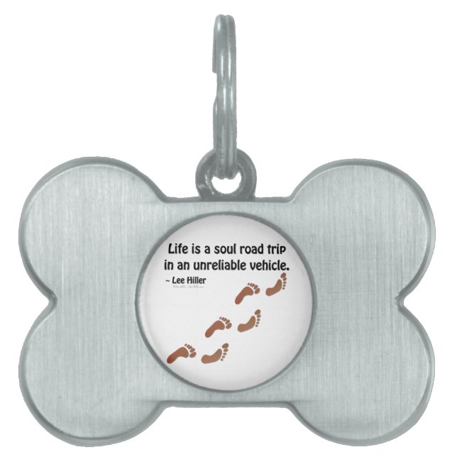 Livet är en själsväg resa i ett otillförlitligt fo ID-bricka husdjur (Framsidan)