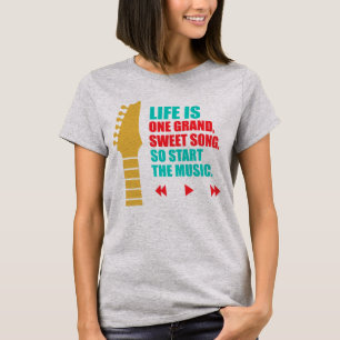 Livet är en svensk Sång Guitar T Shirt