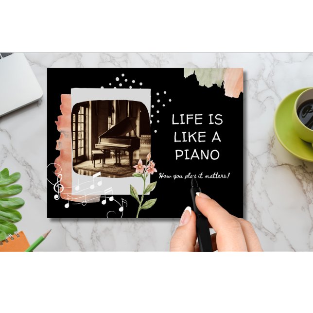 Livet är som en pianoinspiration vykort (Skapare uppladdad)