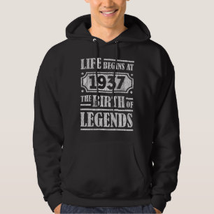 Livet började 1937 vid födseln av Legend 84:e föde Hoodie