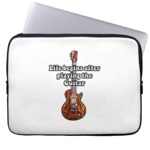 Livet börjar efter att ha spelat gitarren. retro f laptop fodral