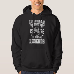 Livet börjar vid 46 år 1976, då könsorgan föds hoodie