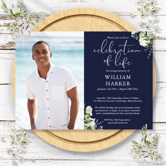 Livets grönska Blommor Begravningsfoto Inbjudningar (Celebration of Life Greenery Floral Funeral Photo Invitation)