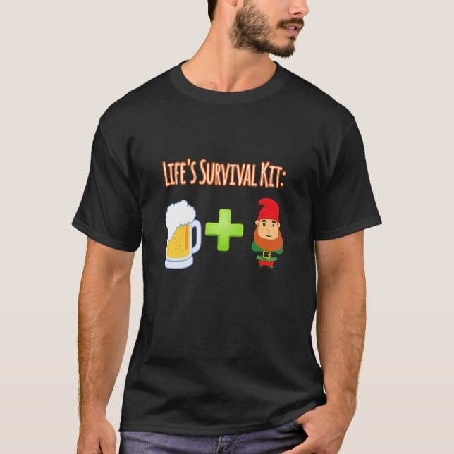Livets överlevnadssats Beer Plus Gnomes design T Shirt (Framsida)