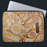 Livets träd av Gustav Klimt, Stylized Art nouveau Laptop Fodral<br><div class="desc">Livets träd (1905-1911) av Gustav Klimt. Livets träd är en vintage-Art nouveau-målning där kunskapens träd ifrågasätter den svarta fågel som ber, dödssymbolen. Den normala livscykeln enligt Freud och Klimt. Stoclet Frieze är en serie symbolpaneler och Gustav Klimts sista underbara verk. De var målade i matsalen i Palais Stoclet i Bryssel...</div>