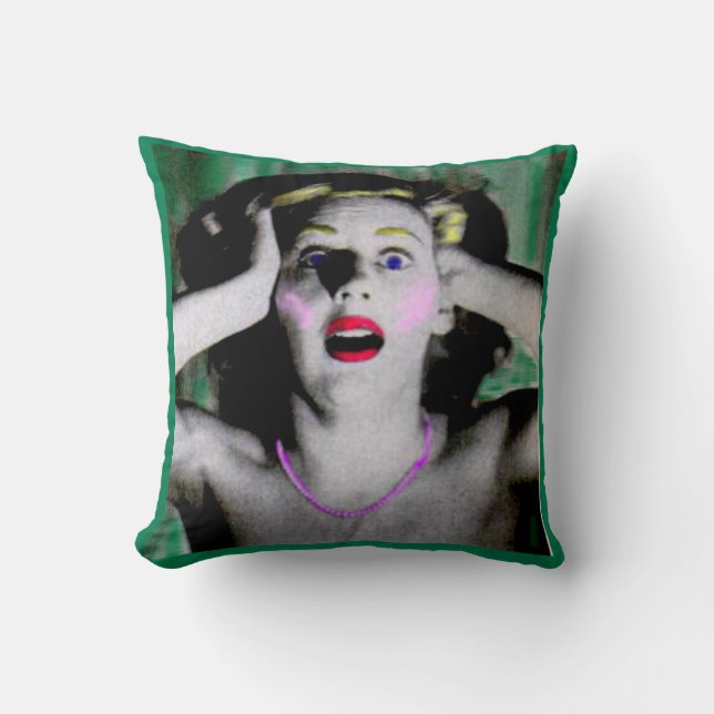 Liz är förfärad och skräckslagen kudde (Framsida)
