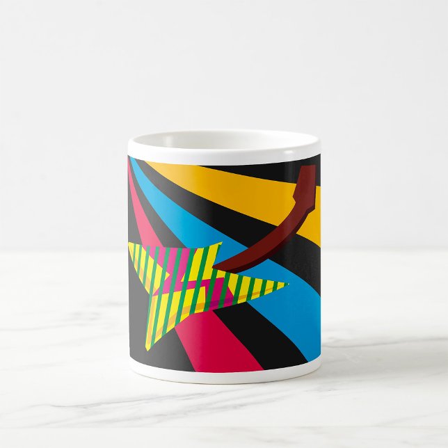 Ljudlig gitarr med geometriska ränder kaffemugg (Skapare uppladdad)