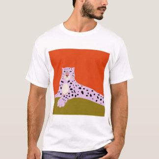 Ljuga leopard och tittar på oss t shirt