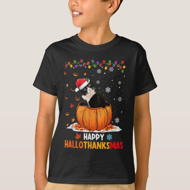 Ljuny Tuxedo Cat on Pumpkin Lycklig Hallothanksmas T Shirt (Framsida)