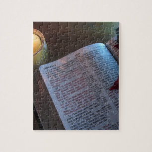 ljus, bibel och Poinsetta Pussel