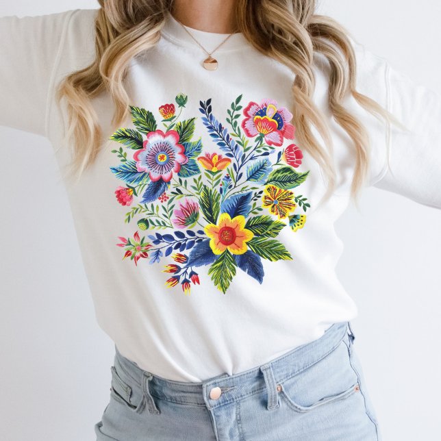Ljus blommig ängsblomma falsk garnbrodyr  t shirt (Bright Watercolor Florals, Faux Yarn embroidery Design on this sweatshirt for her)