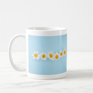 Ljus Daisy på Himmel Blue Mugg
